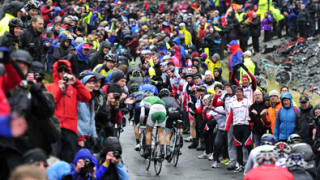 Yates into second at Tour of Britain as Gerard Ciolek wins dramatic stage two
