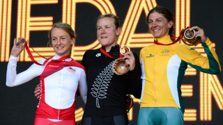 Emma Pooley wins Commonwealth Games time-trial silver