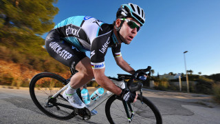 Mark Cavendish pulls out of road worlds with shoulder injury