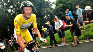 Cummings stays in yellow as Dennis wins Bristol circuit stage at Tour of Britain