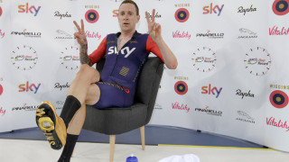 Sir Bradley Wiggins sets UCI Hour Record in London